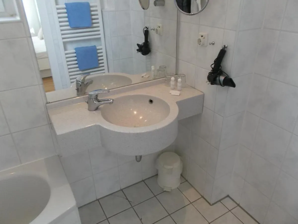 Guest house Art Hotel Ufer Duesseldorf
