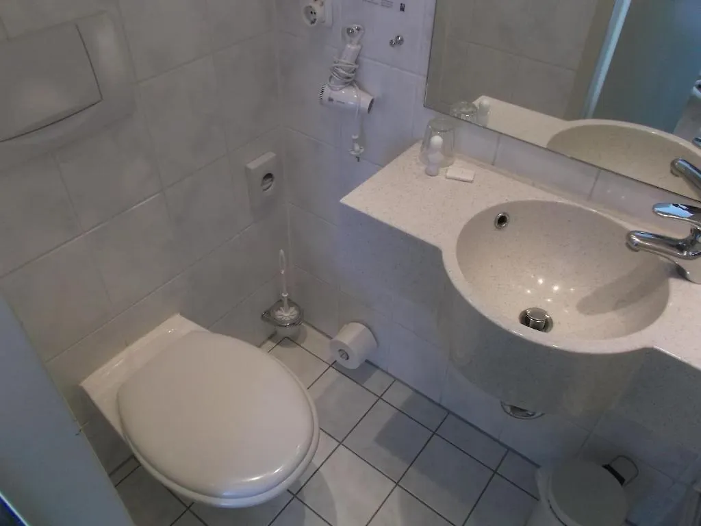 Art Hotel Ufer Düsseldorf Pensionat